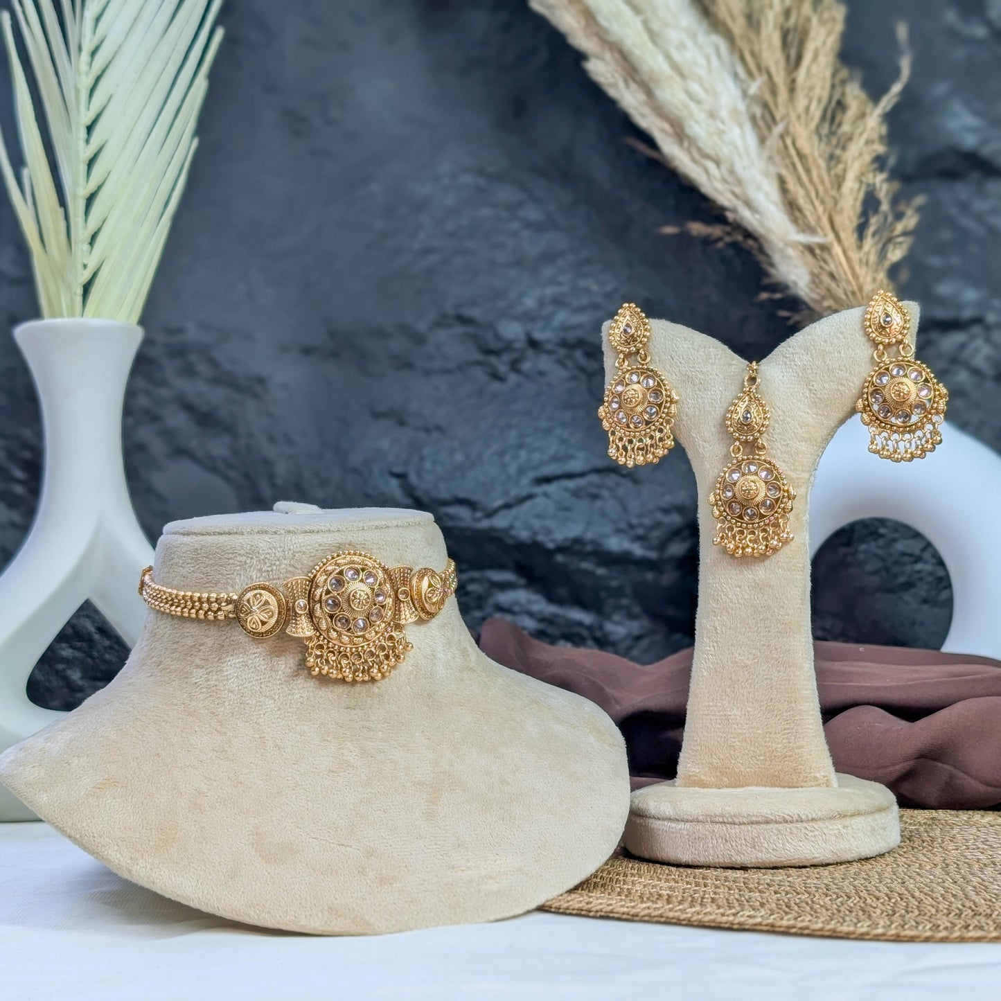 Ratan-jyoti rajwari choker