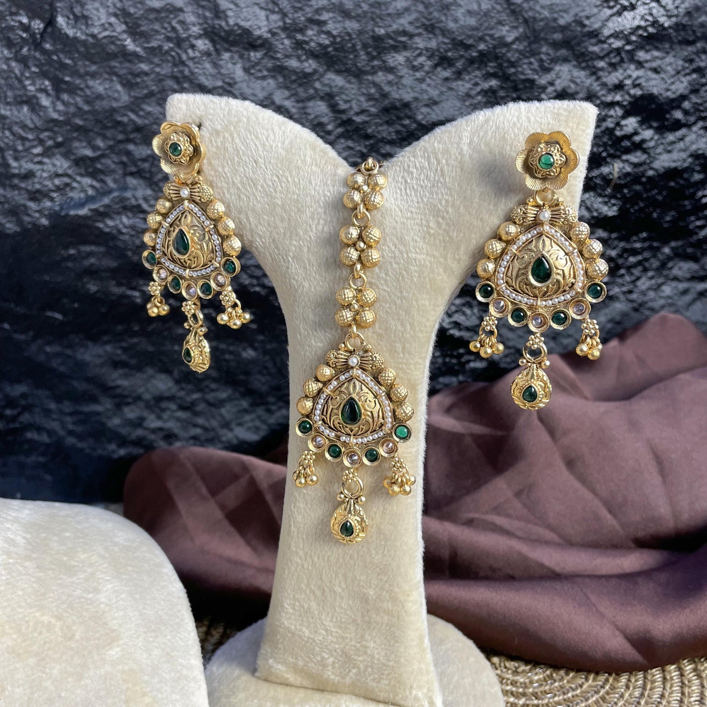 MAHARAANI MANDALA RAJWARI CHOKER