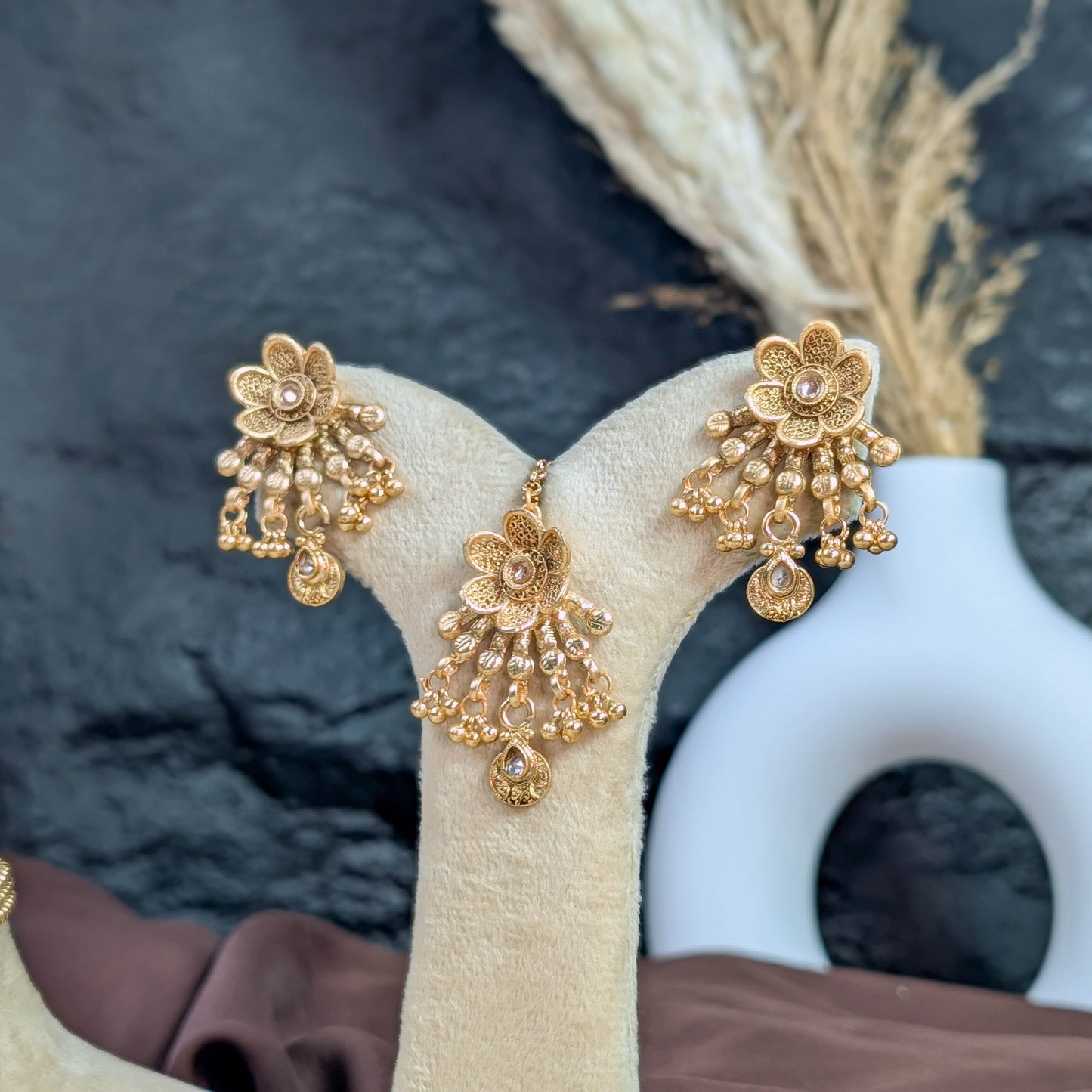 Manik-moti rajwari choker