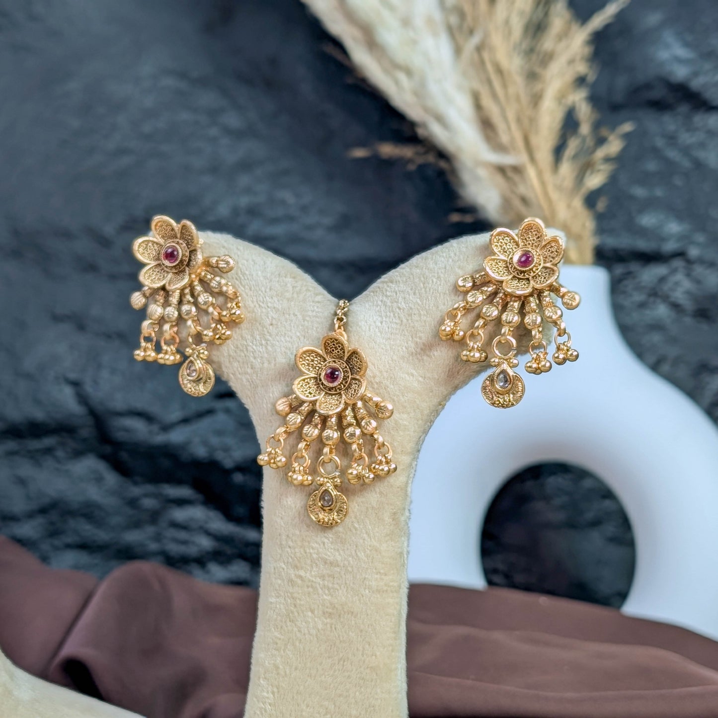 Manik-moti rajwari choker