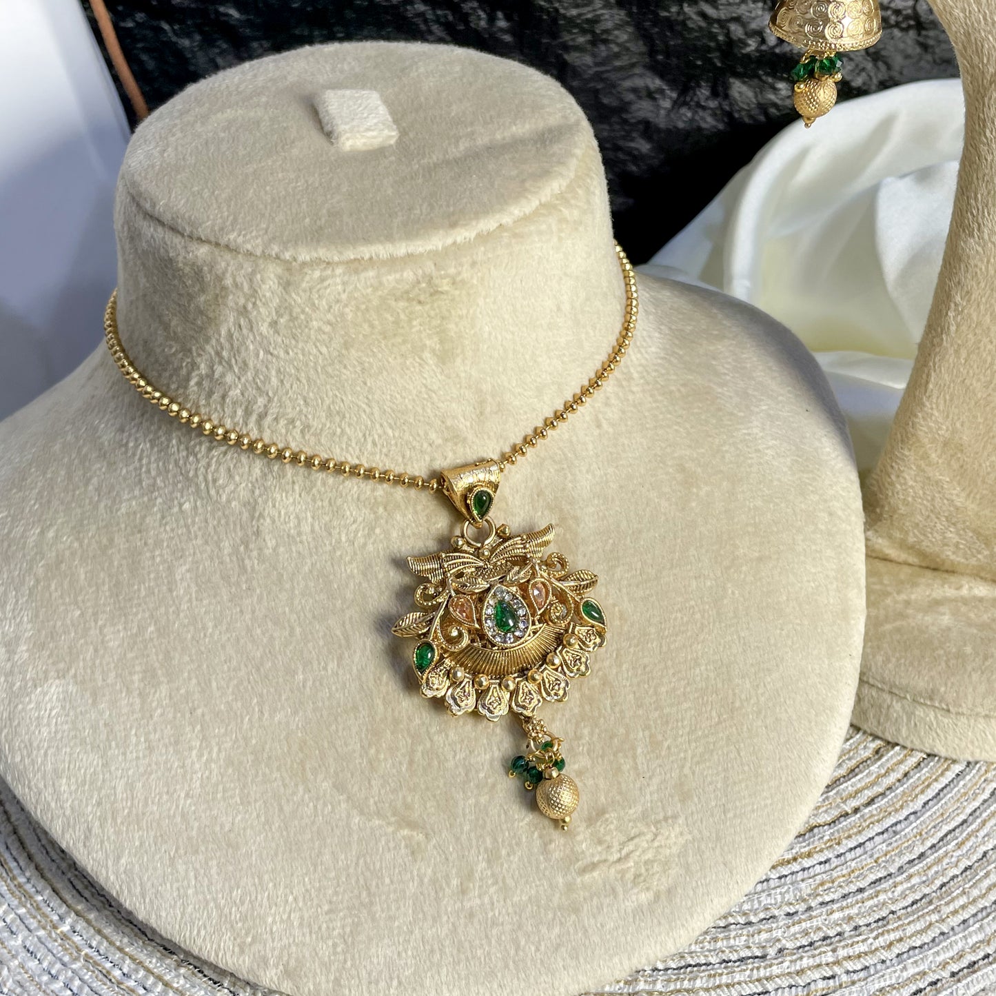 EMPRESS TEAL RAJWARI LOCKET SET