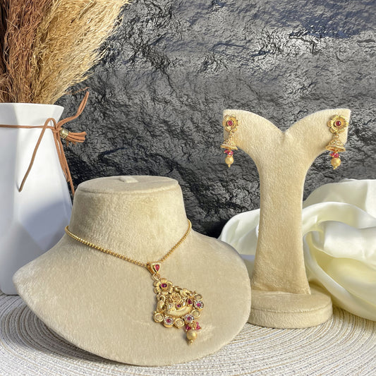 GARNET MAJESTY RAJWARI LOCKET SET