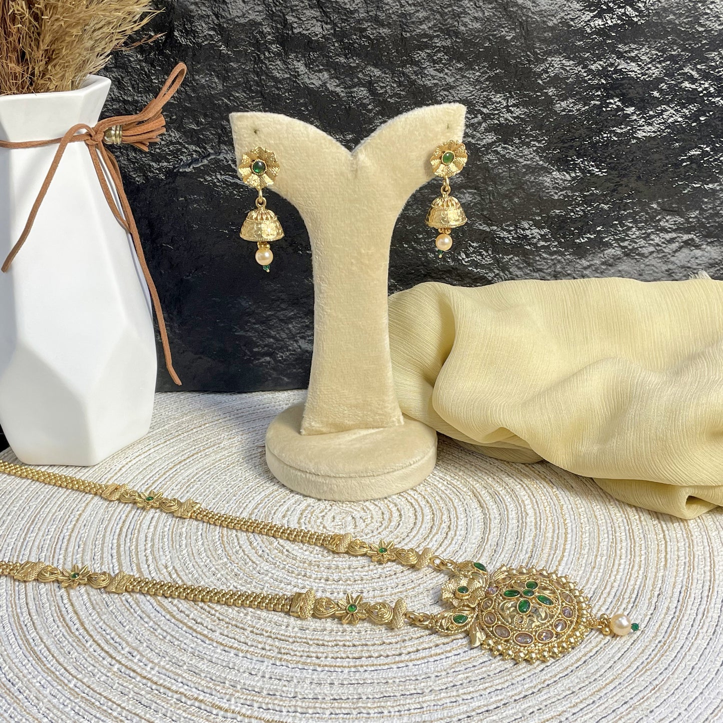 RAJWARI RADIANT CIRCULAR MALA
