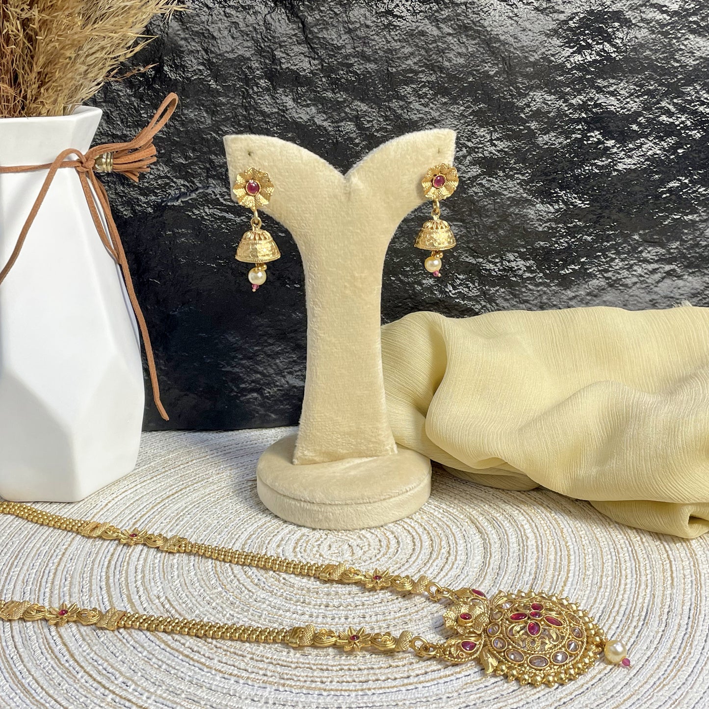 RAJWARI RADIANT CIRCULAR MALA
