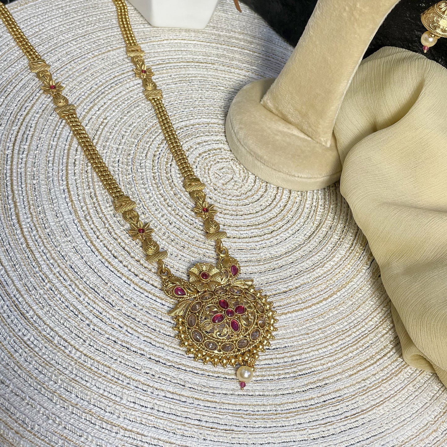 RAJWARI RADIANT CIRCULAR MALA