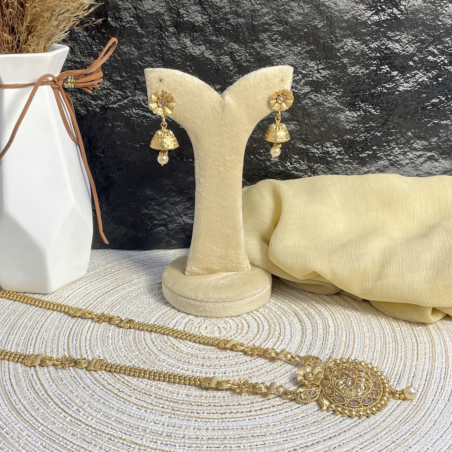 RAJWARI RADIANT CIRCULAR MALA