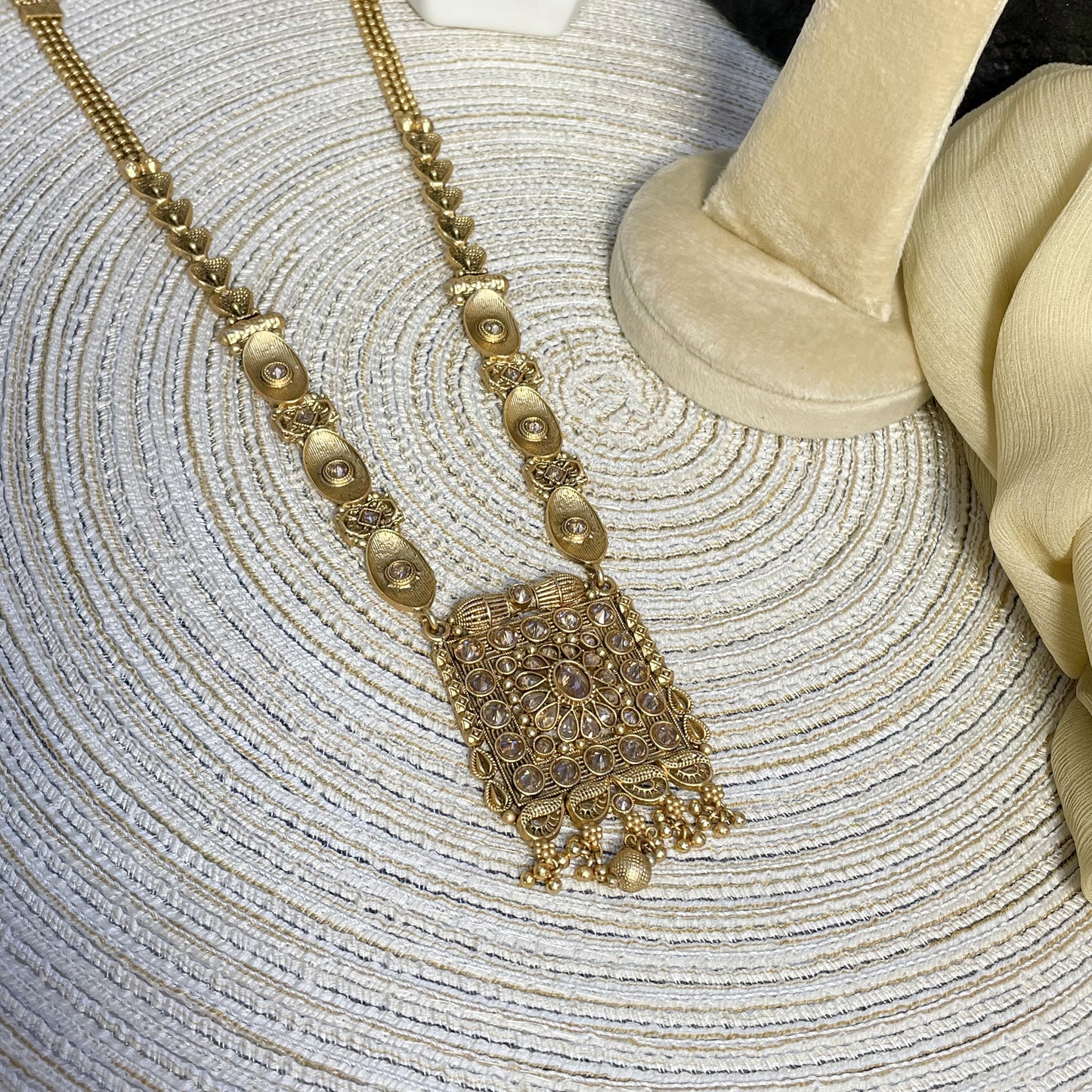 ELITE RAJWARI GEOMETRIC PANEL MALA
