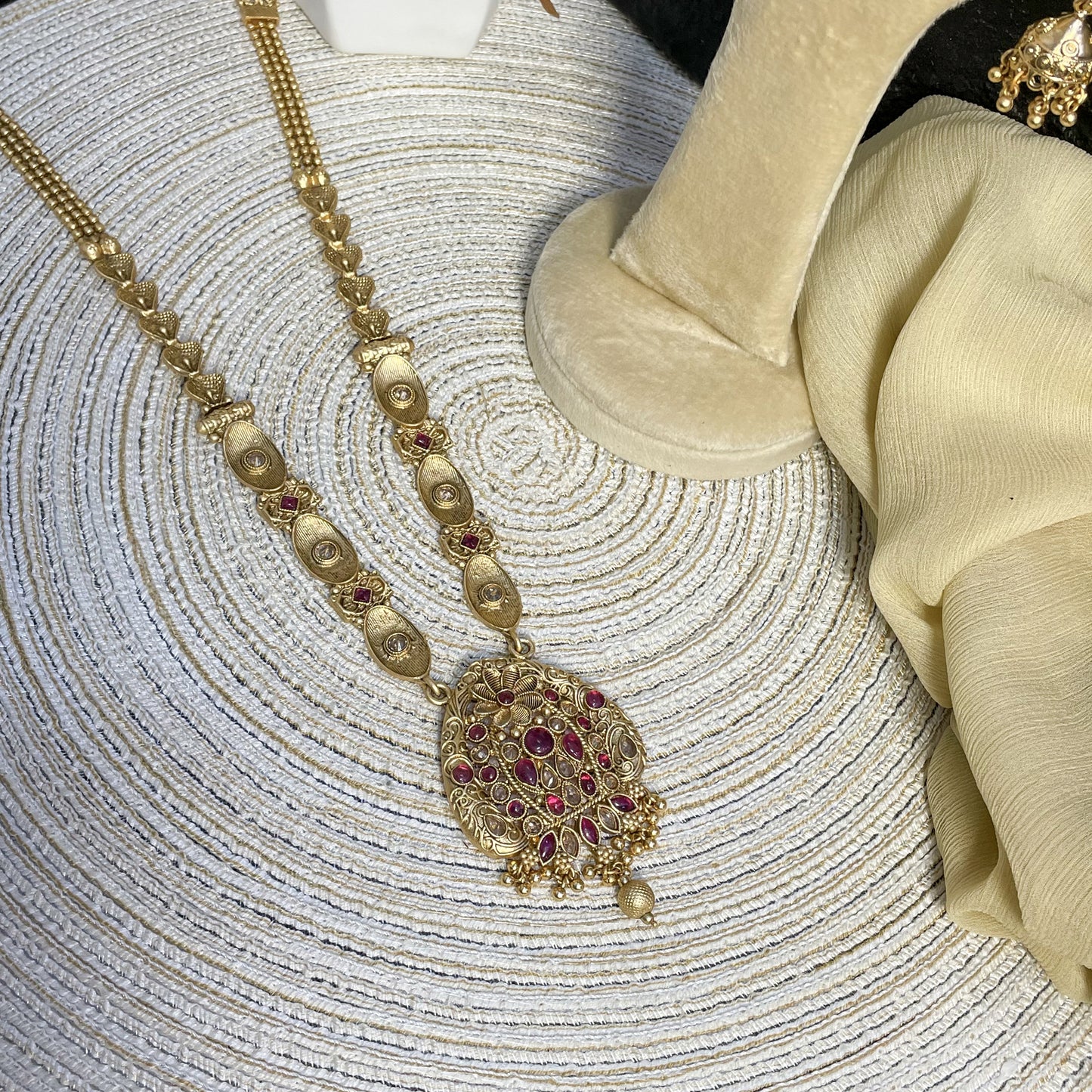 RAJWARI RADIANT OVAL MALA