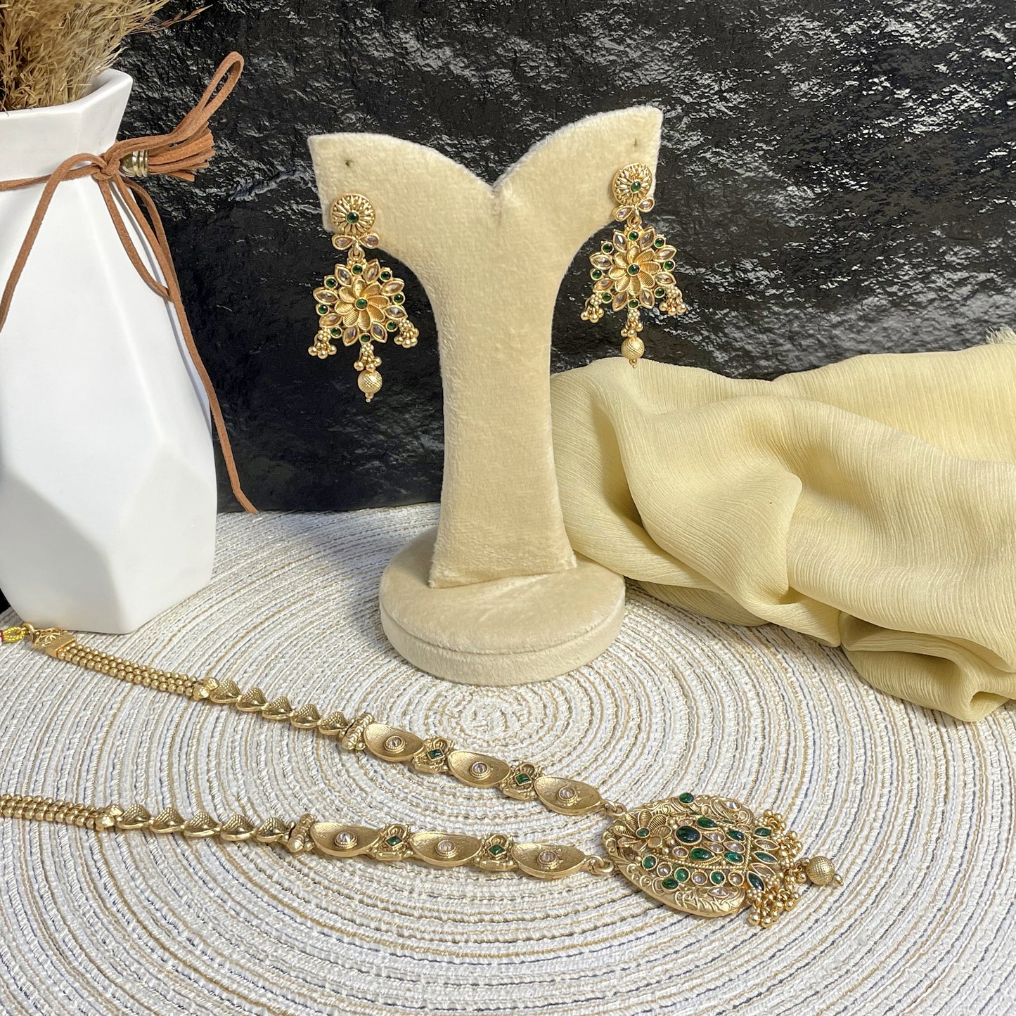 RAJWARI RADIANT OVAL MALA