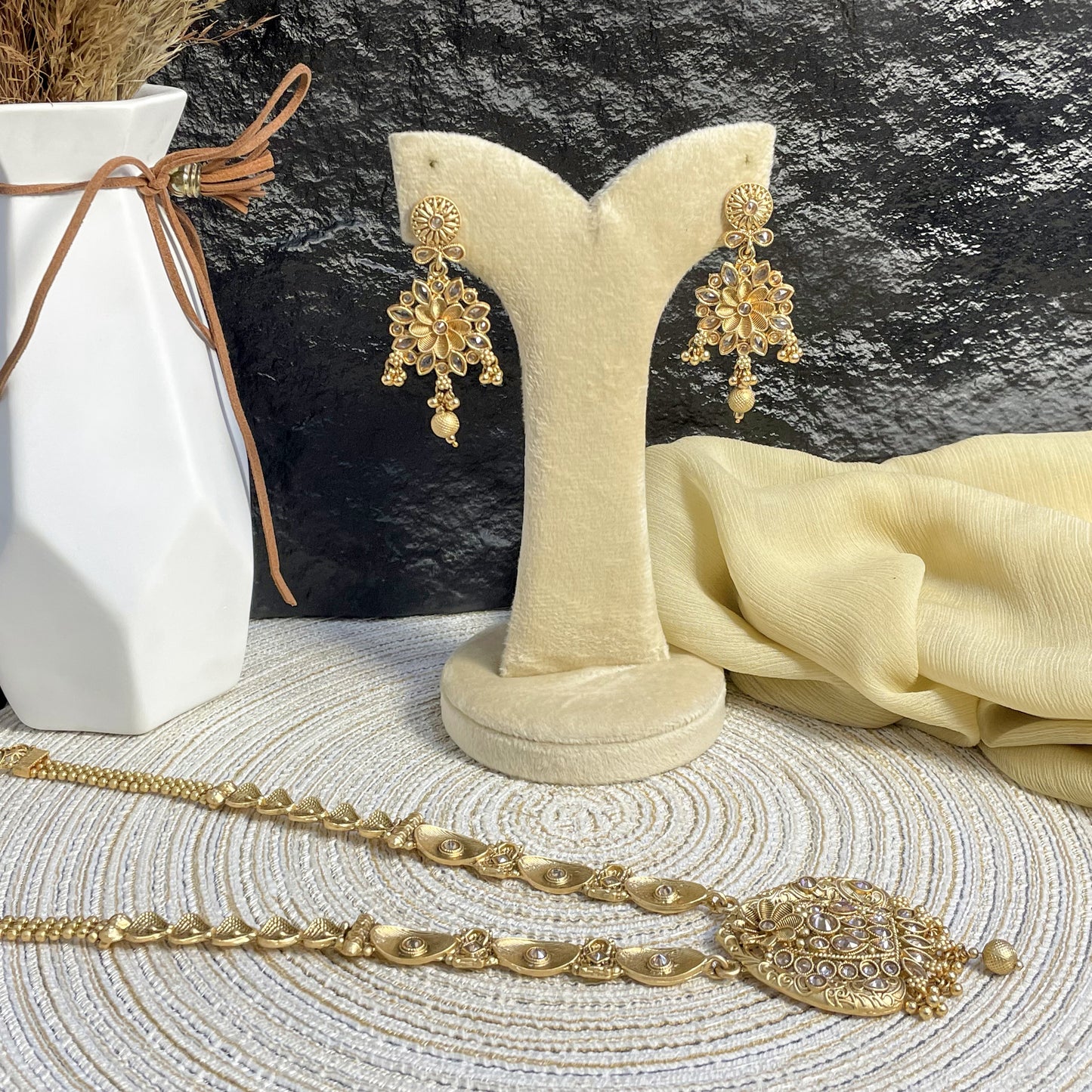 RAJWARI RADIANT OVAL MALA
