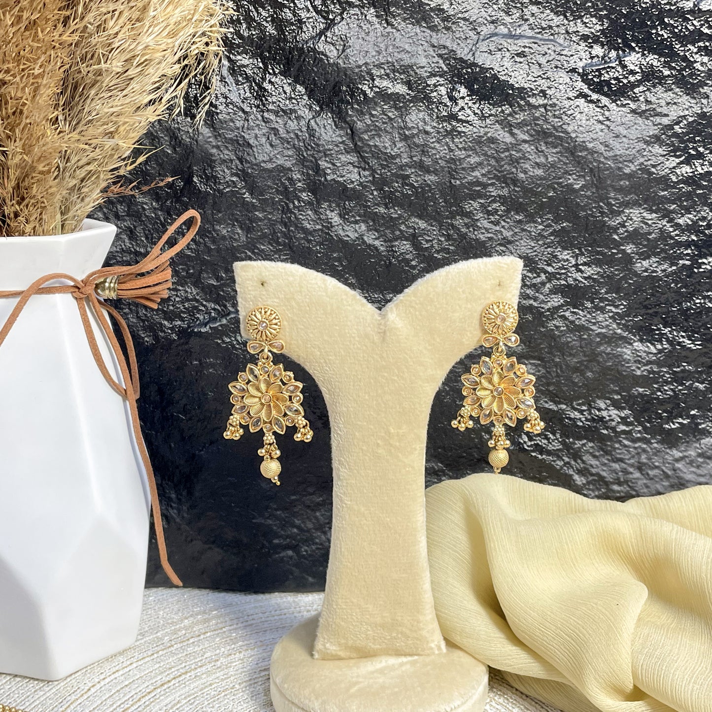RAJWARI RADIANT OVAL MALA
