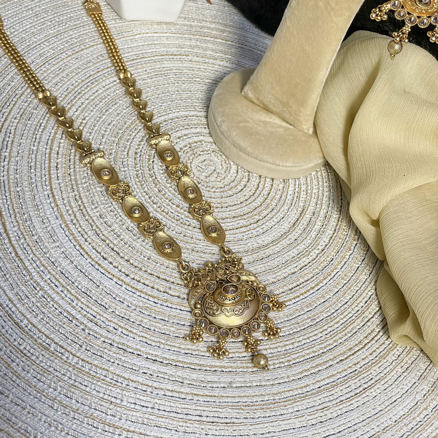 REGAL RAJWARI DOMED MEDALLION MALA