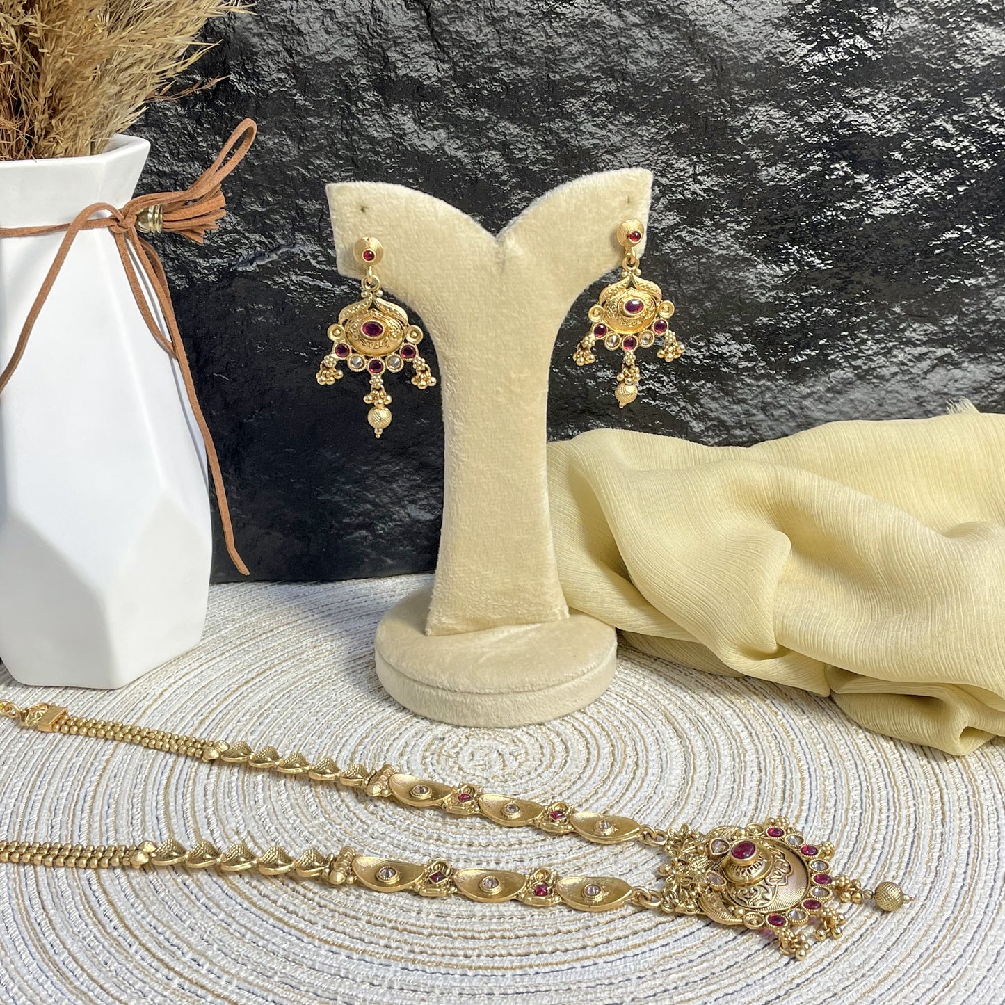 REGAL RAJWARI DOMED MEDALLION MALA