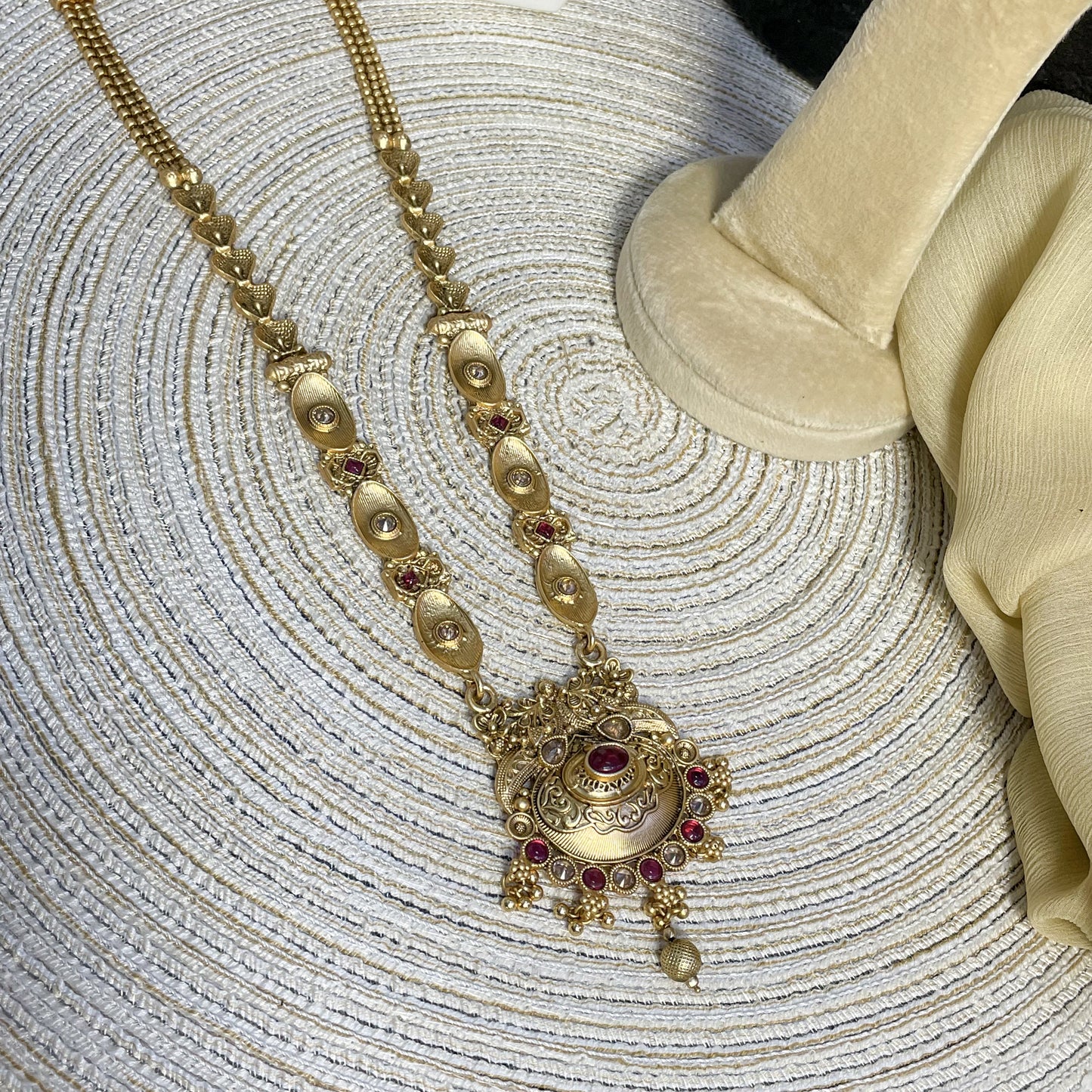 REGAL RAJWARI DOMED MEDALLION MALA