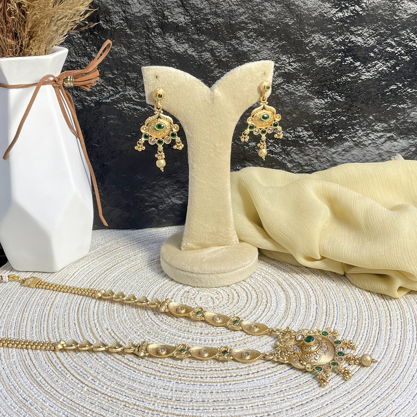 REGAL RAJWARI DOMED MEDALLION MALA