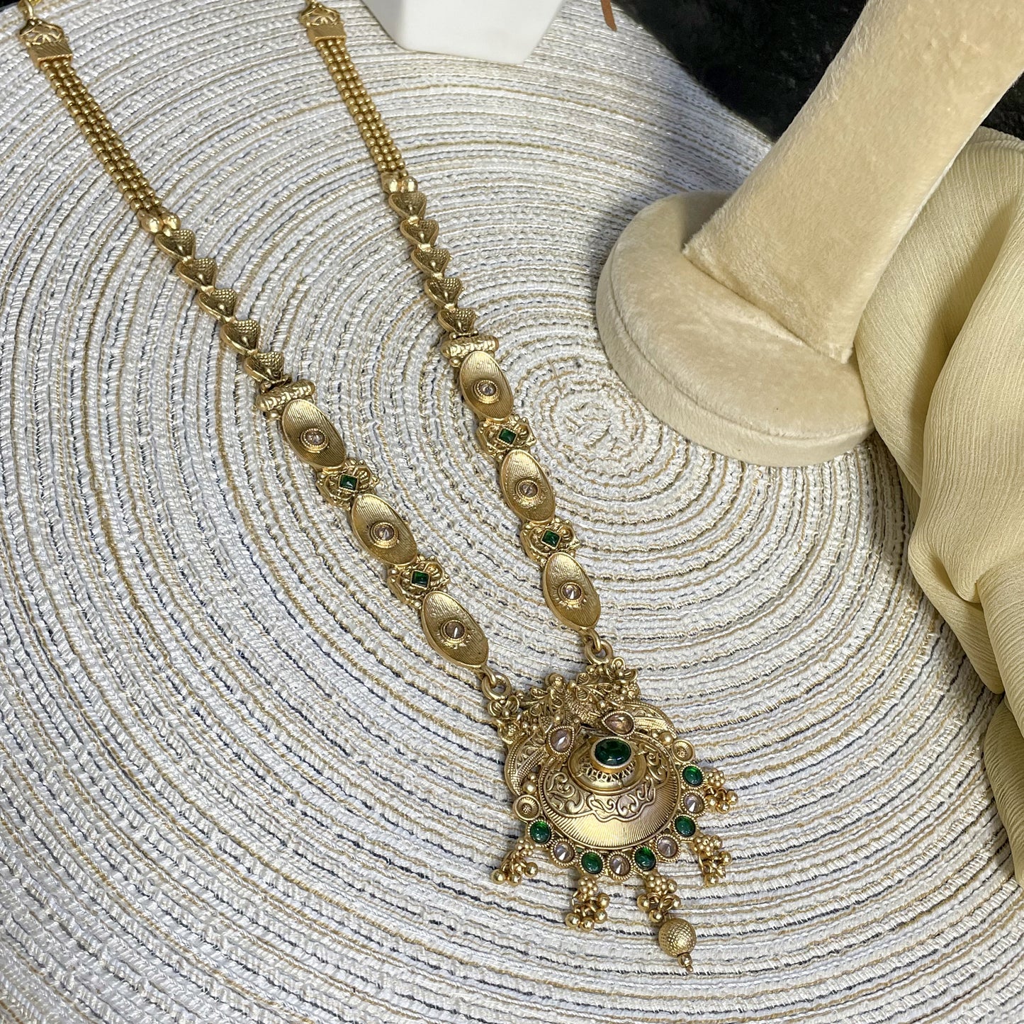 REGAL RAJWARI DOMED MEDALLION MALA