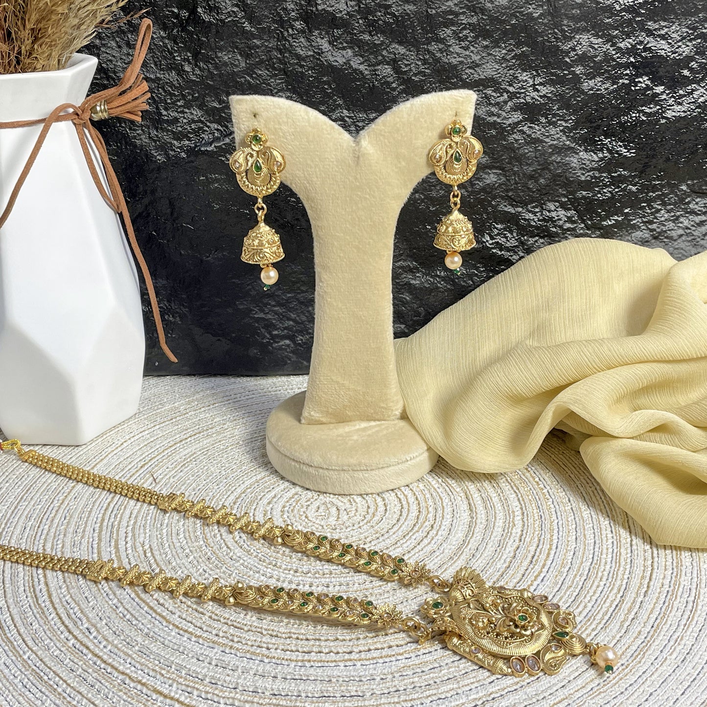 MAJESTIC RAJWARI OVAL MEDALLION MALA