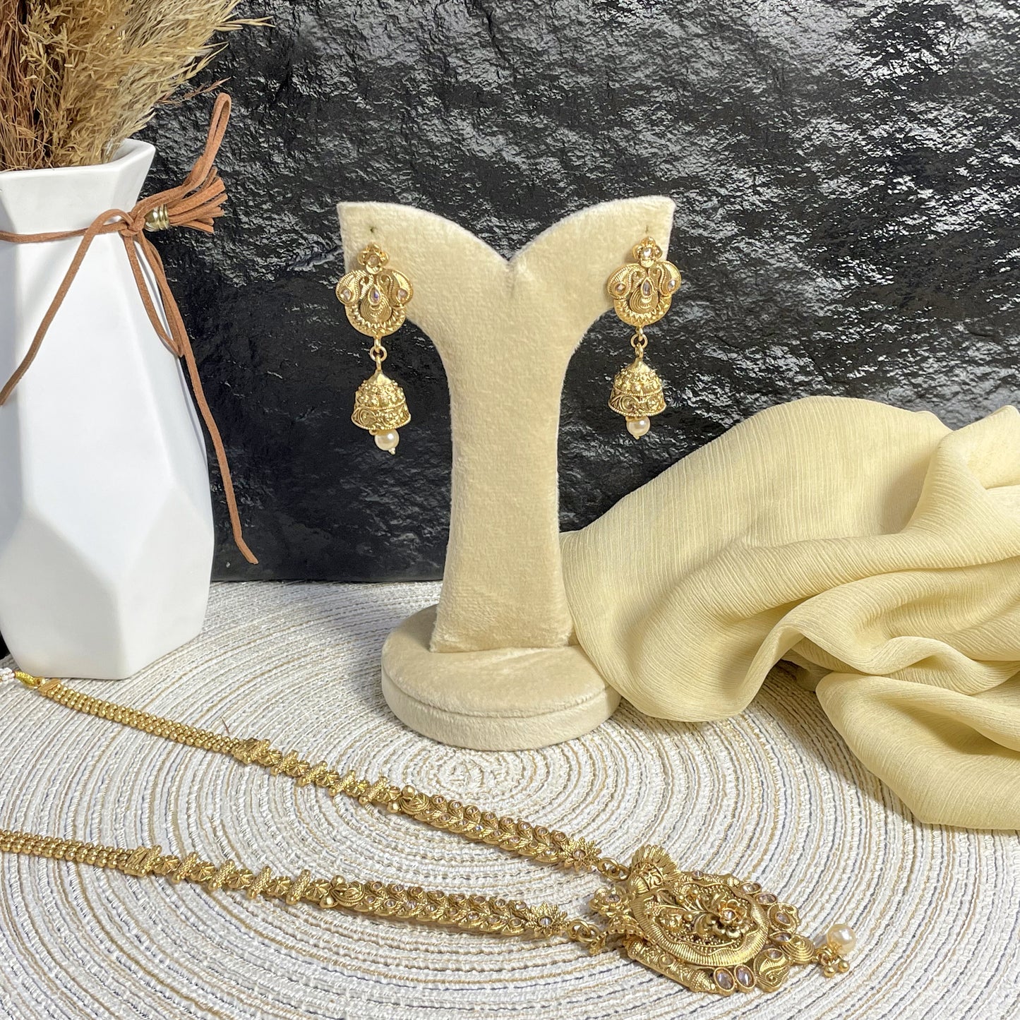 MAJESTIC RAJWARI OVAL MEDALLION MALA