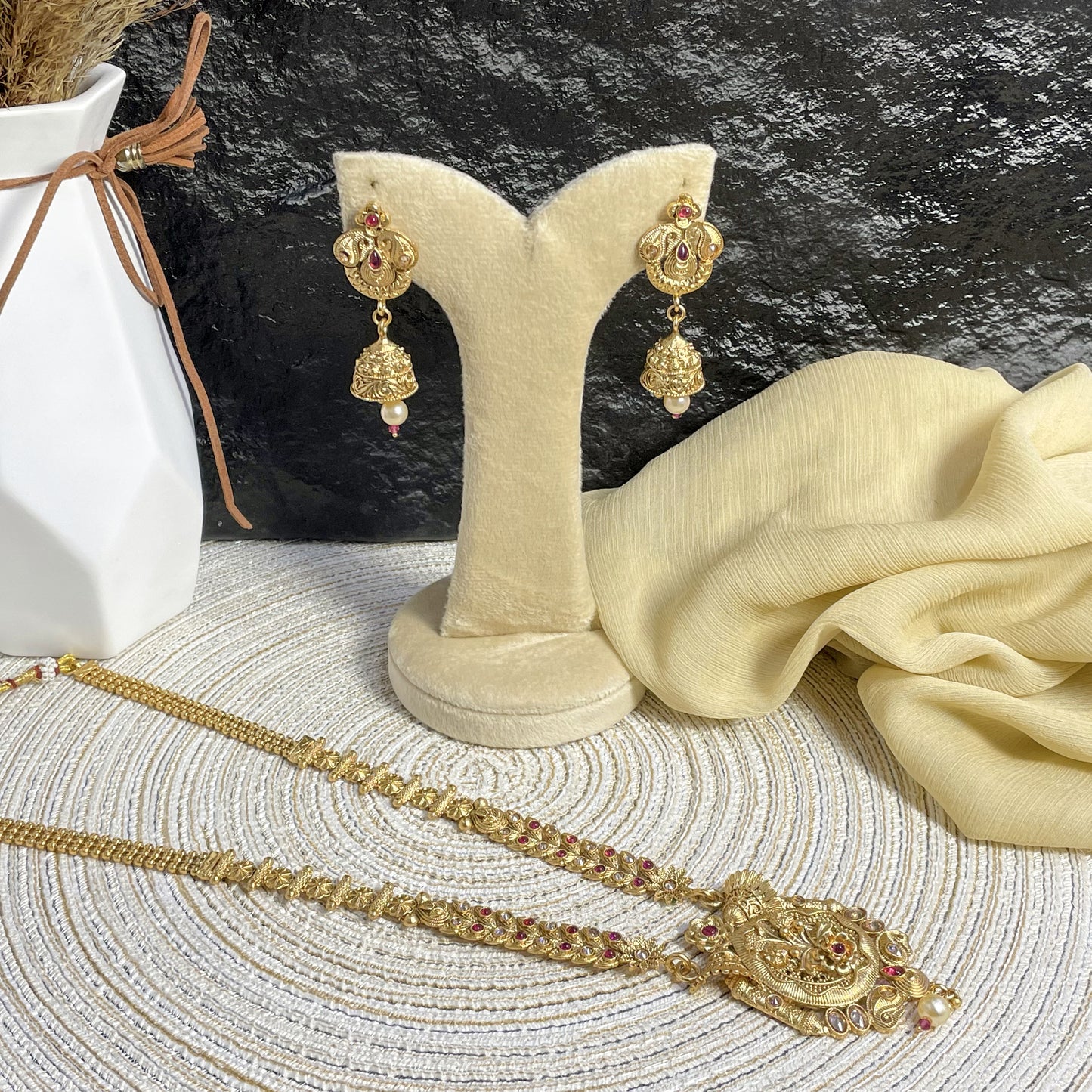 MAJESTIC RAJWARI OVAL MEDALLION MALA