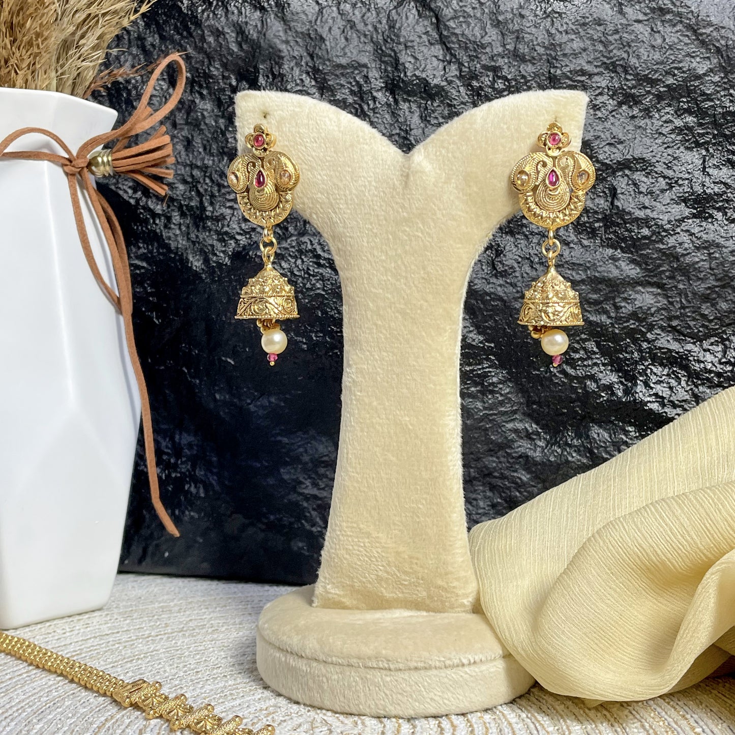 MAJESTIC RAJWARI OVAL MEDALLION MALA