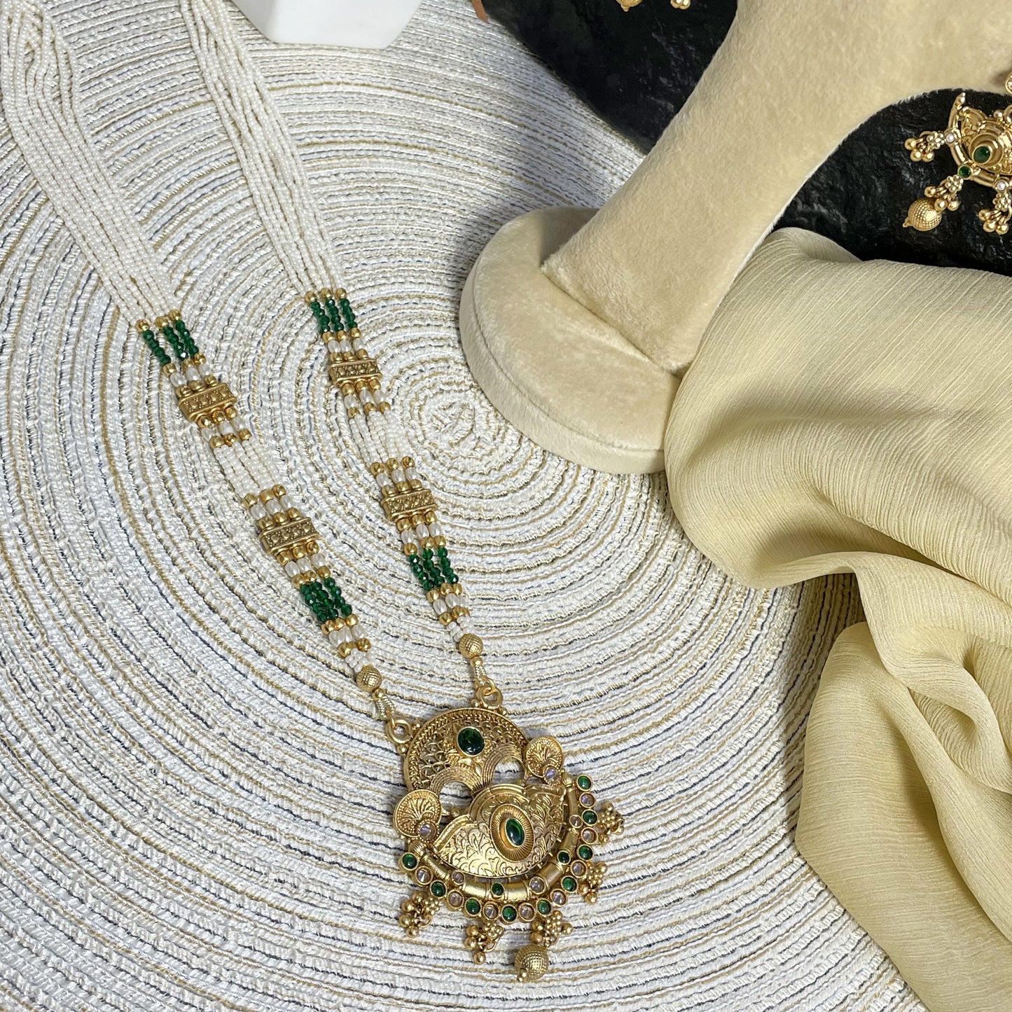REGAL RAJWARI CRESCENT PEARL MALA