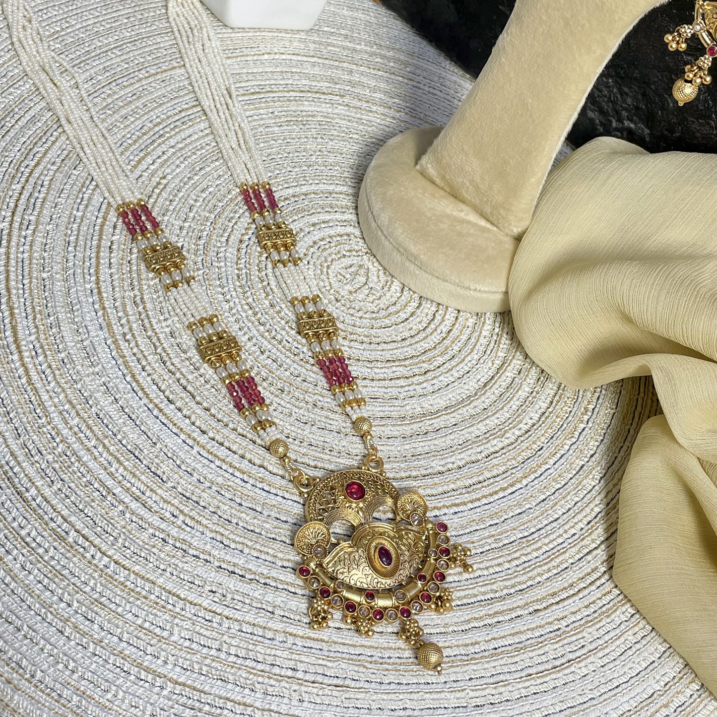 REGAL RAJWARI CRESCENT PEARL MALA