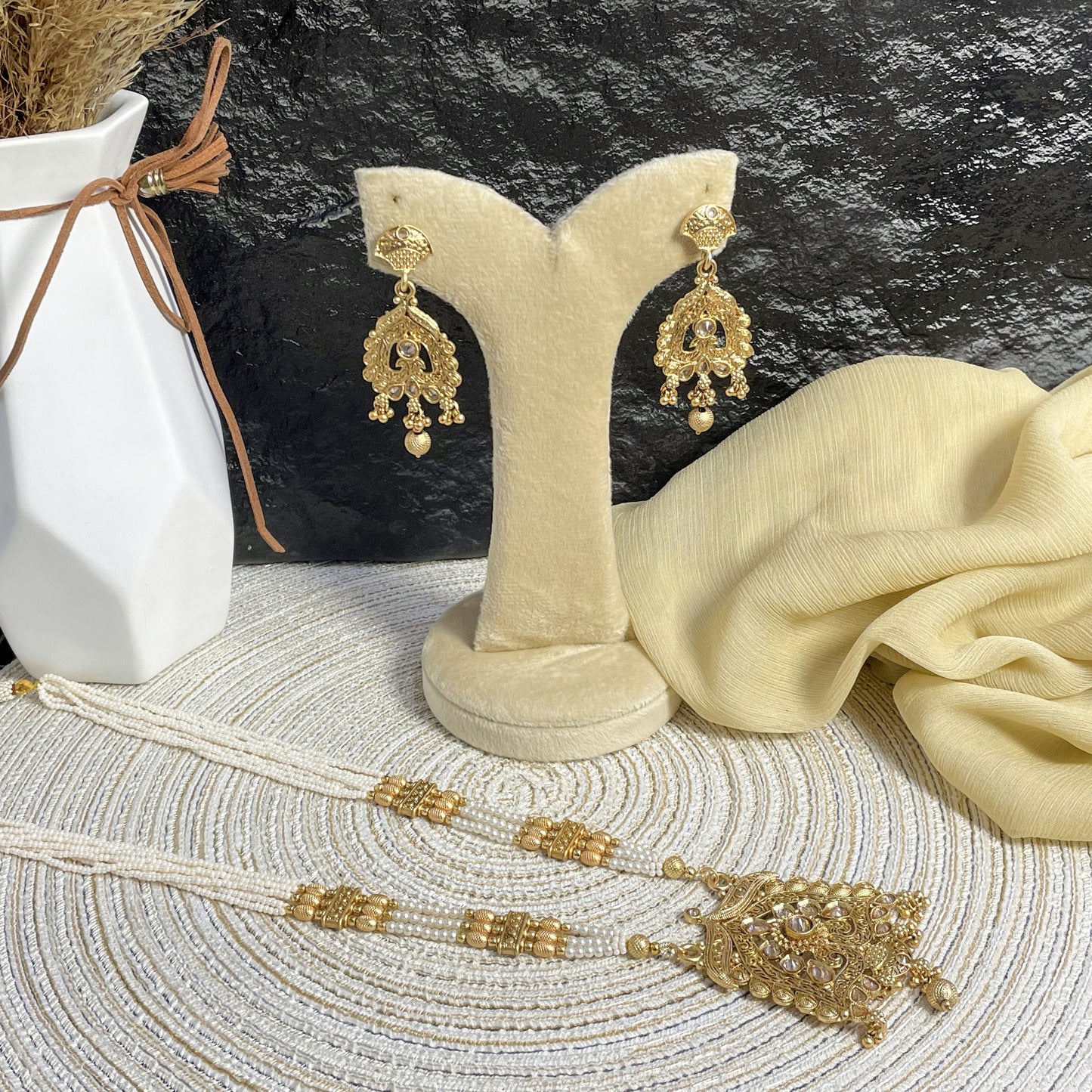 REGAL RAJWARI SHIELD PEARL MALA