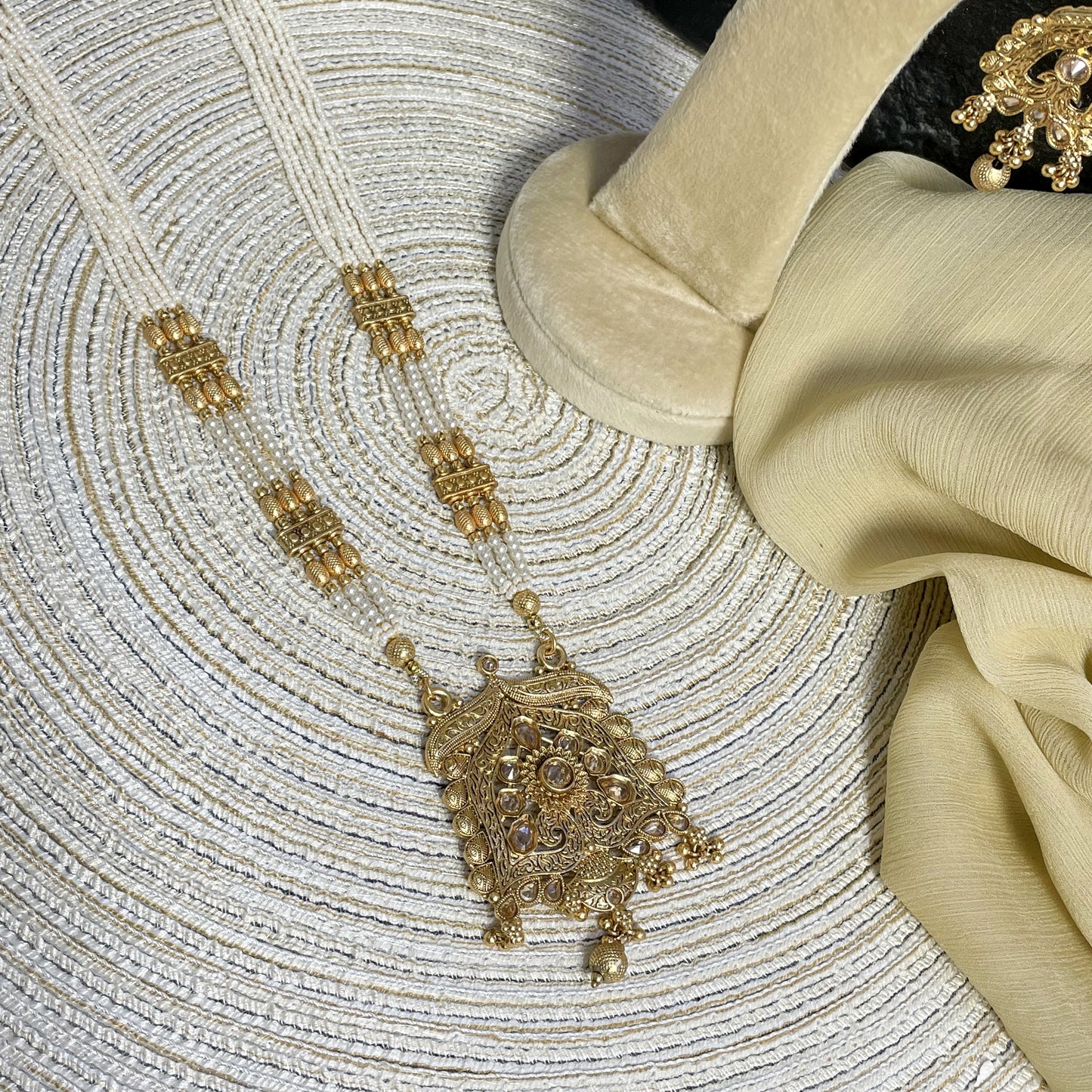 REGAL RAJWARI SHIELD PEARL MALA