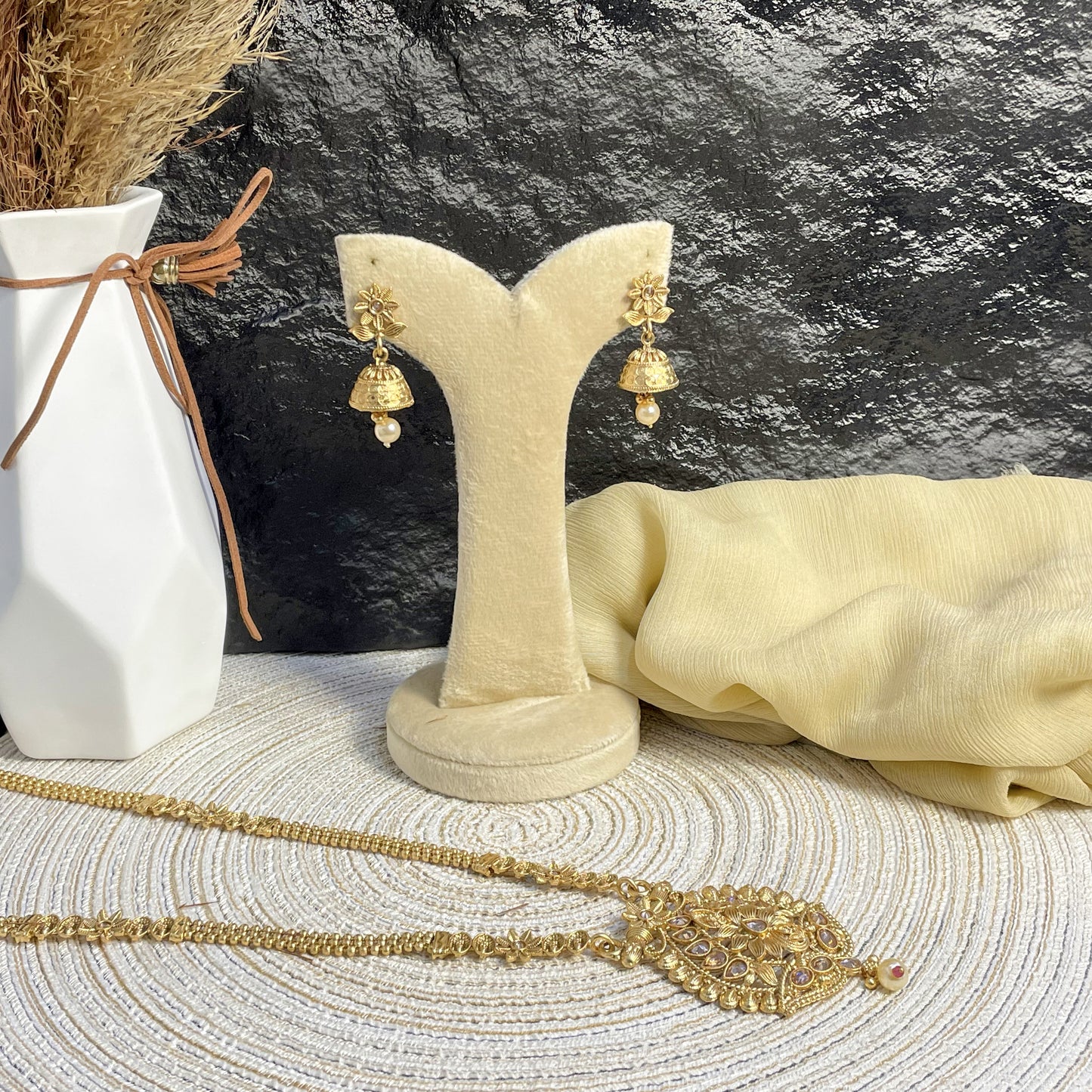 RAJWARI FLORAL OVAL MALA