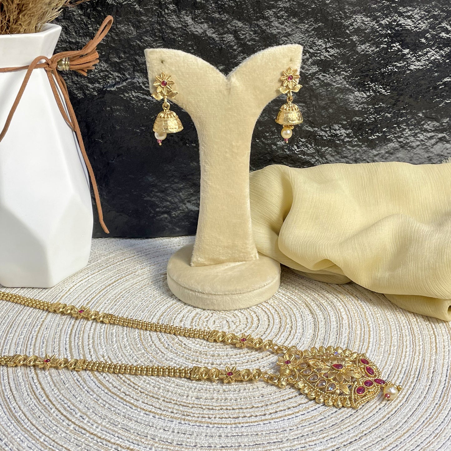 RAJWARI FLORAL OVAL MALA