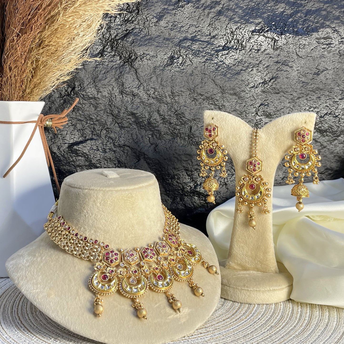 RAJWARI LUXE MEHRAAB POLKI NECKLACE SET