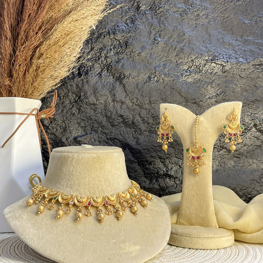 RAJWARI CRESCENT BLOOM KUNDAN NECKLACE SET