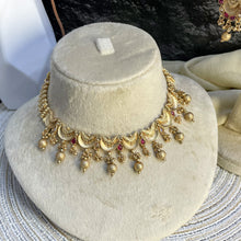 RAJWARI CRESCENT BLOOM KUNDAN NECKLACE SET