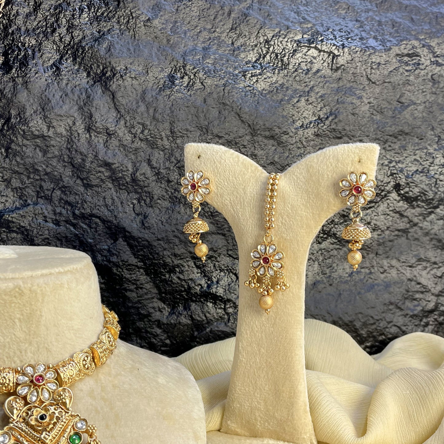 RAJWARI PETAL FILIGREE KUNDAN NECKLACE SET
