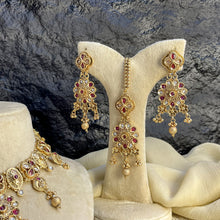MAJESTIC RAJWARI TEARDROP POLKI NECKLACE SET