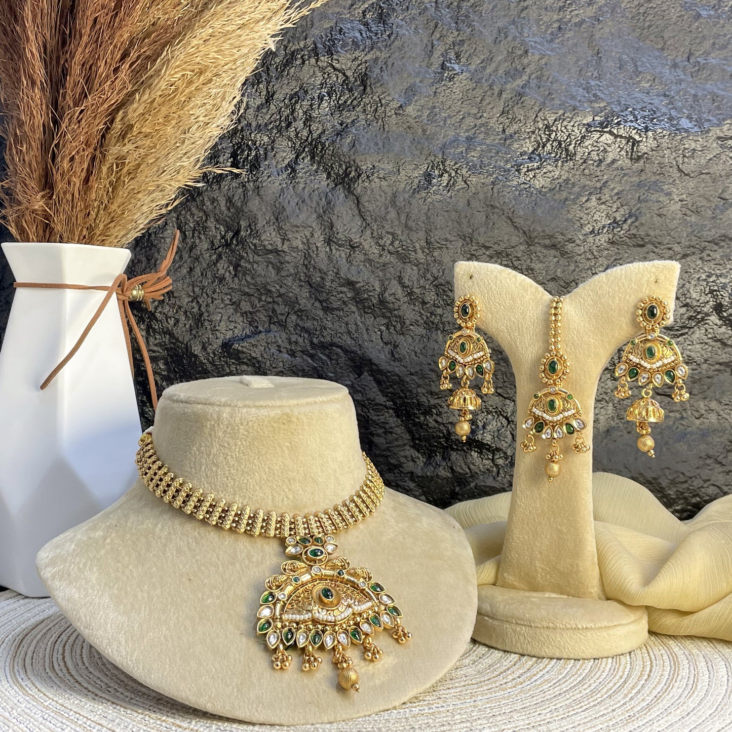 RAJWARI MEHRAAB FLORAL KUNDAN NECKLACE SET
