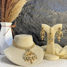 RAJWARI MEHRAAB FLORAL KUNDAN NECKLACE SET