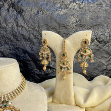 RAJWARI MEHRAAB FLORAL KUNDAN NECKLACE SET