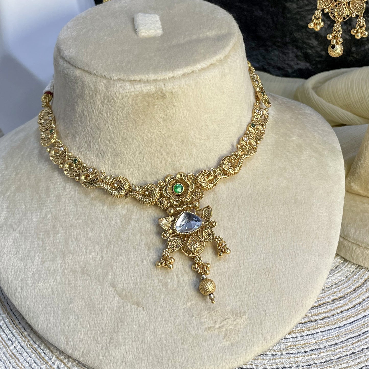 ELEGANT RAJWARI POLKI BLOOM NECKLACE SET