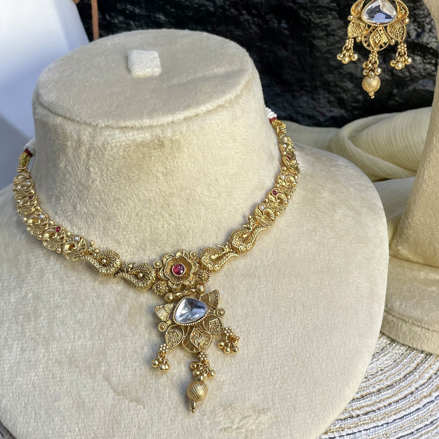 ELEGANT RAJWARI POLKI BLOOM NECKLACE SET