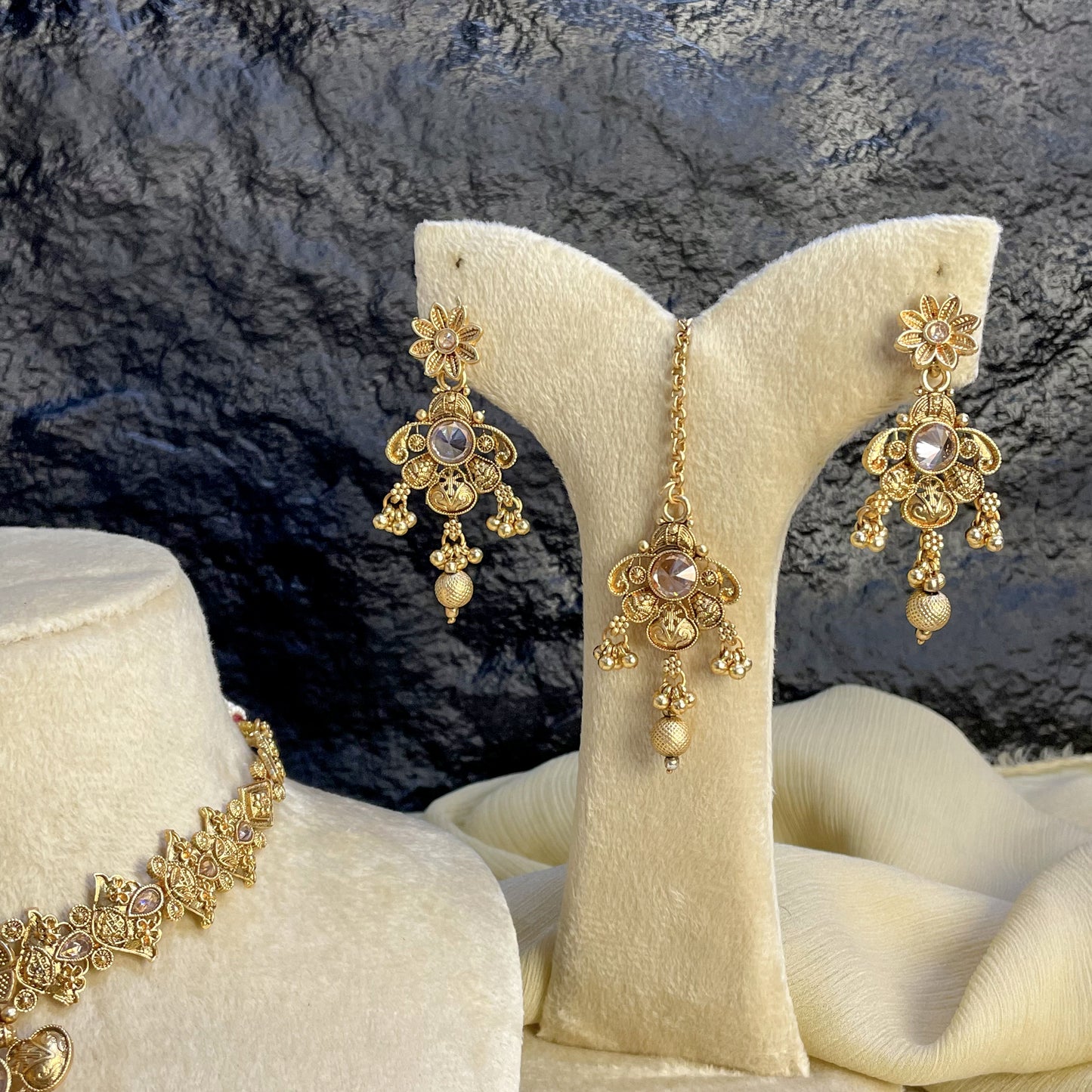 ROYAL RAJWARI FILIGREE BLOSSOM NECKLACE SET