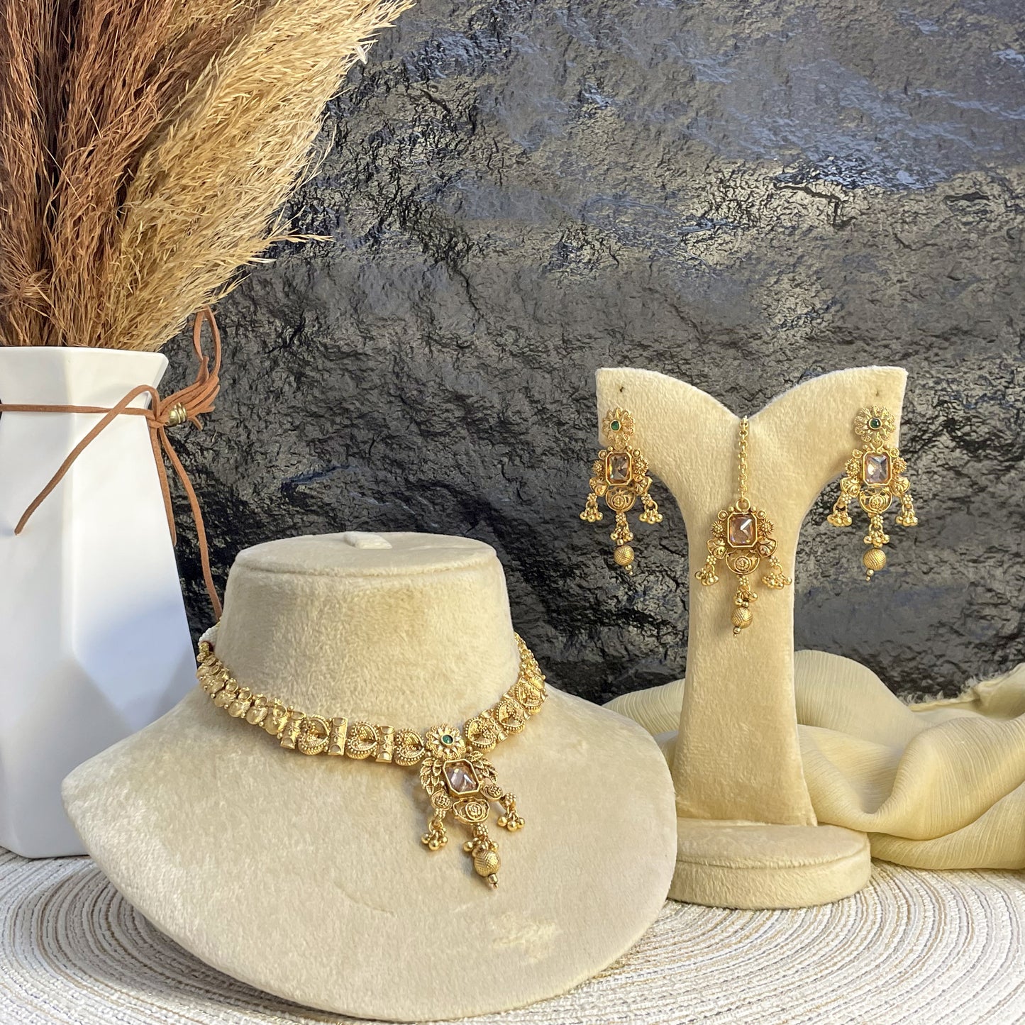 VINTAGE RAJWARI SQUARE POLKI NECKLACE SET