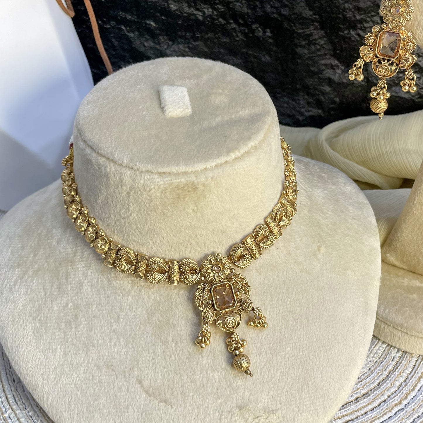 VINTAGE RAJWARI SQUARE POLKI NECKLACE SET