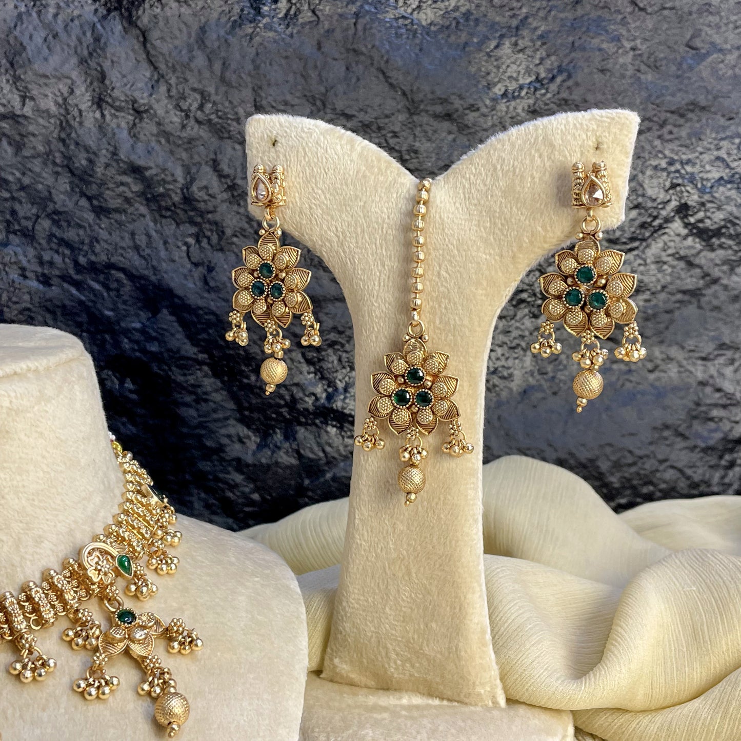MAJESTIC RAJWARI FLORAL DROPS NECKLACE SET