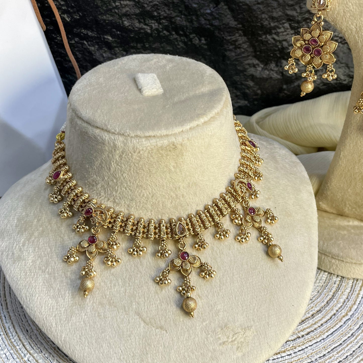 MAJESTIC RAJWARI FLORAL DROPS NECKLACE SET