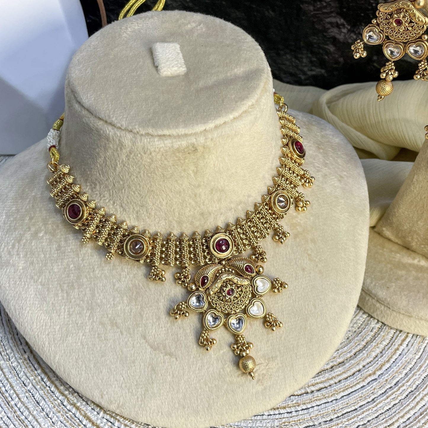 RAJWARI HEART MOTIF KUNDAN NECKLACE SET