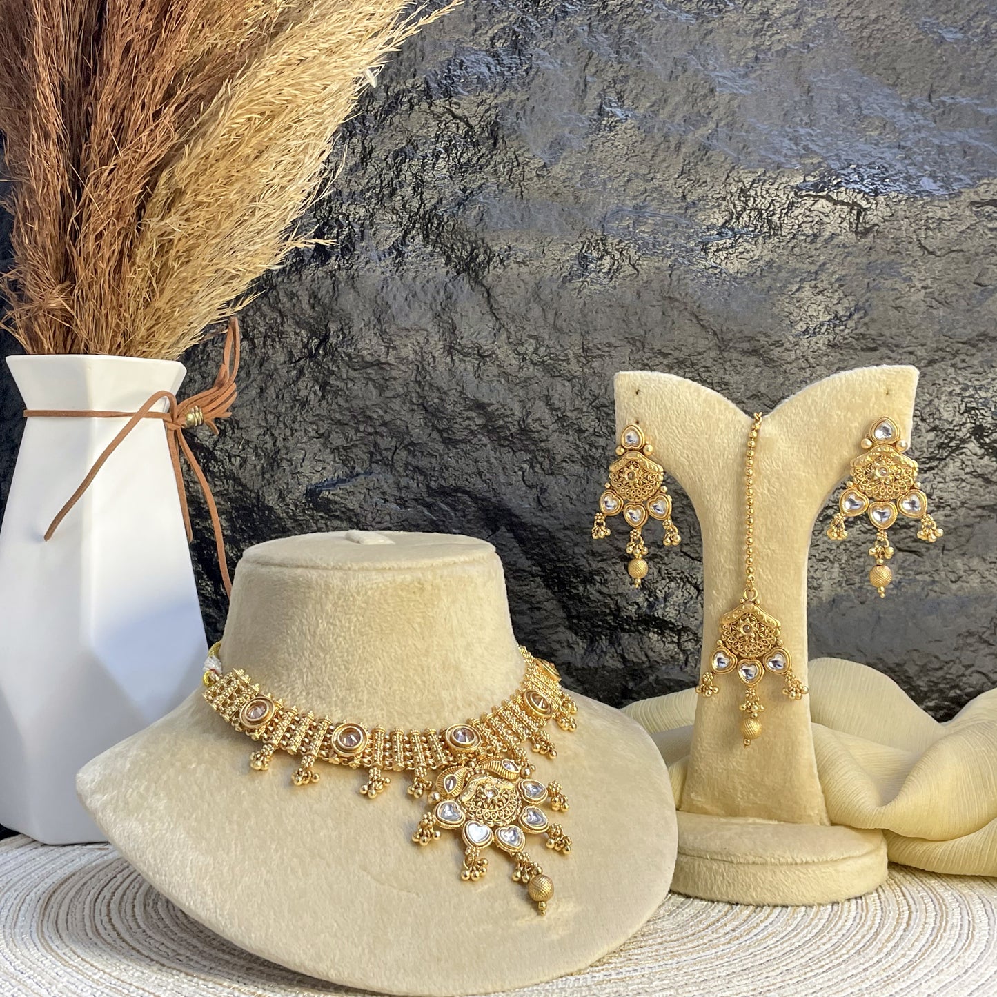 RAJWARI HEART MOTIF KUNDAN NECKLACE SET