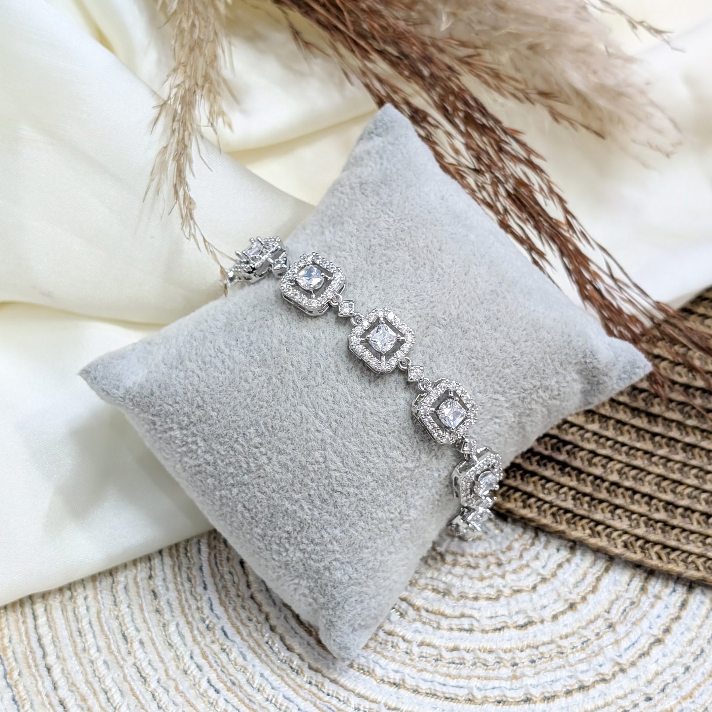 SILVER-ROYALTY-ZIRCON-BRACELET