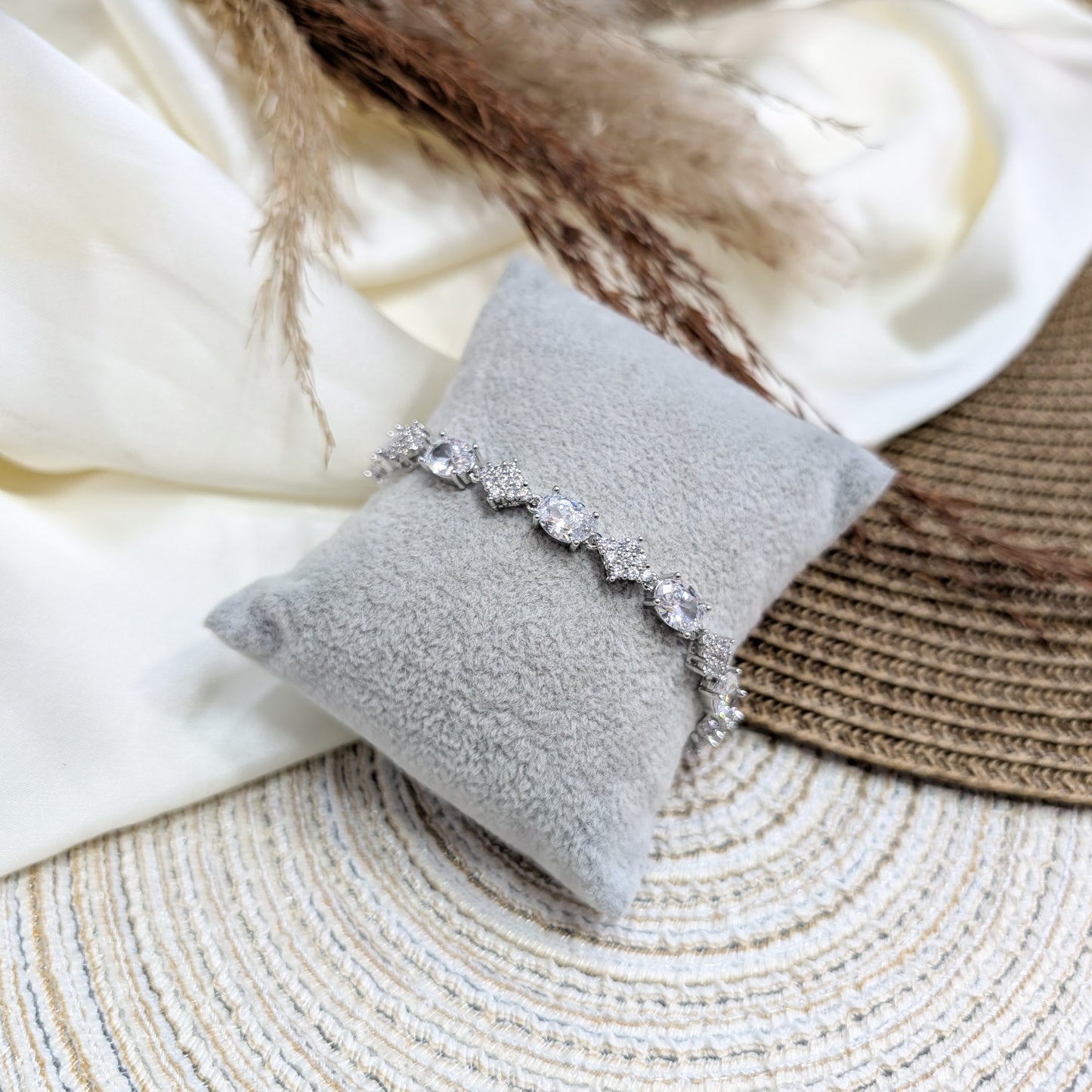 STELLAR-DROP-SILVER-ZIRCON-BRACELET