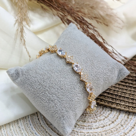 LUMINOUS-PATH-GOLD-ZIRCON-BRACELET